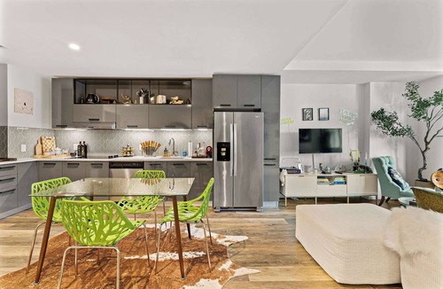 Shawmut Apartment | Boston Family Suite with Pool and Gym: Exquisite for Families