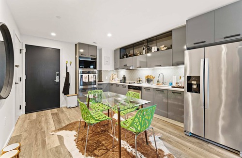 Shawmut Apartment | Boston Family Suite with Pool and Gym: Exquisite for Families