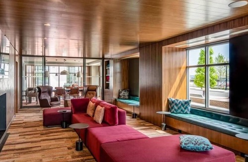 Central-Maverick Square - Paris Street Apartment | Boston Harbor | Modern Studio | Full Kitchen + in-unit W/D | GLS