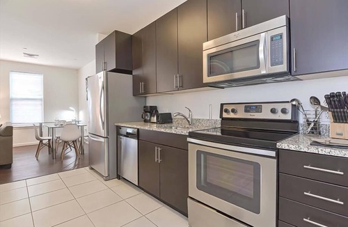 Central-Maverick Square - Paris Street House | Boston Harbor | Modern Studio | Full Kitchen + in-unit W/D | GLS