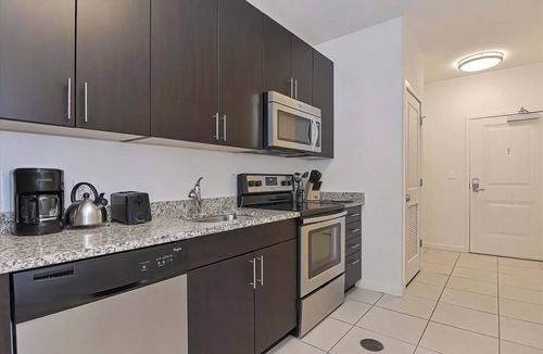 Central-Maverick Square - Paris Street House | Boston Harbor | Modern Studio | Full Kitchen + in-unit W/D | GLS