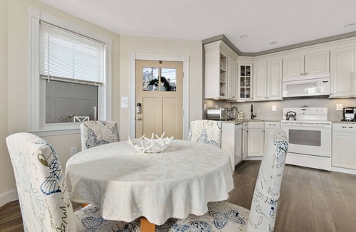 Winthrop Apartment | Boston Harbor One or Two Bedroom Waterfront Home