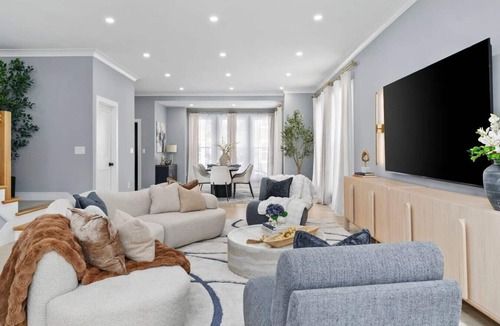 East Cambridge House | Boston-Harvard Mansion Sleeps 14 w/Spacious Game Room and Spa Bath
