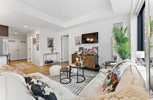 Shawmut Apartment | Boston two-bedroom family suite downtown pool