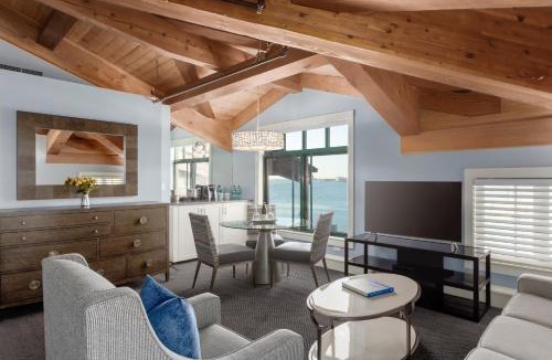 Waterfront Hotel | Boston Yacht Haven