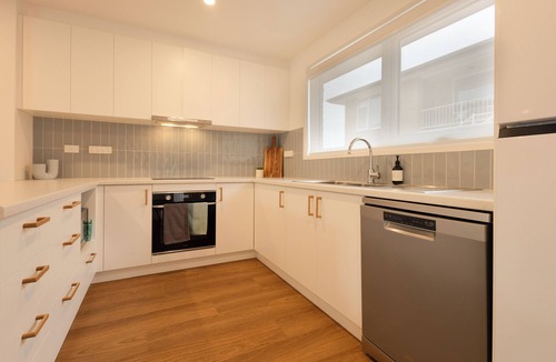 Warrnambool Apartment | Botanic Racecourse Apartments