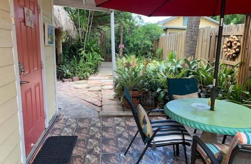 Lake Worth Cottage | Botanical Beach Cottage