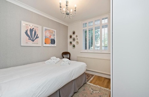 Kew Apartment | Botanical bliss by UnderTheDoormat