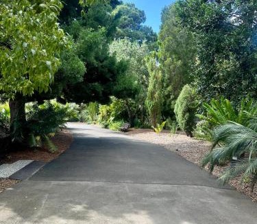 Geelong House | Botanical Gardens Cottage