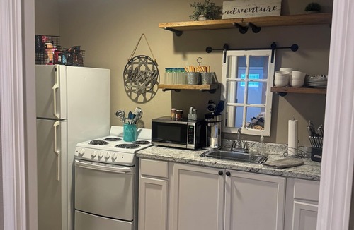San Marcos Apartment | Both country quiet & outdoor living -mins to Stadium, Texas State & the SM River