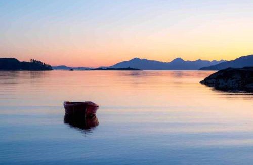 Strathcarron Apartment | Bothan Dubh Self Catering Cabin