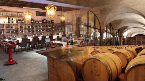 Locarno House | Bottega del Vino Guesthouse