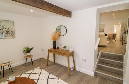 Himley House | Botterham House