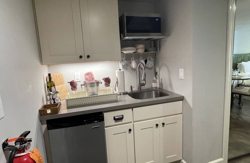 Napa Apartment | BottleRock back on Market-EZ walk Expo, Downtown, and close to wineries