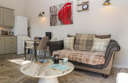 St. Brides Netherwent House | Bottom Lodge