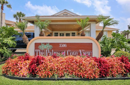 Galveston Condo | Bougie Beach Bungalow by Ryson Vacation Rentals