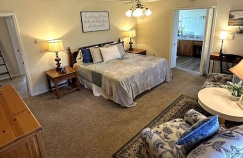 Athens House | Bouj-Ranch Hse near lake w 20ac
