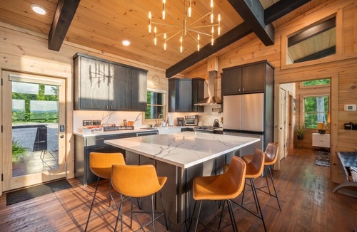 Epworth Cabin | Boujee Lodge | Luxe Cabin Game Rm Hot Tub + Views