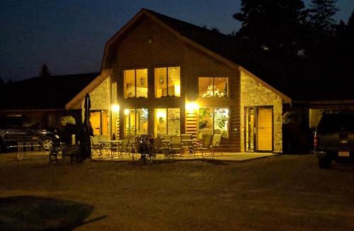 Boulder Junction Hotel | Boulder Bear Motor Lodge