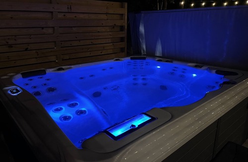 Lake Harmony Estates House | Boulder Field Manor ~ Sleeps 26 -Beach Access ~ Hot Tub!