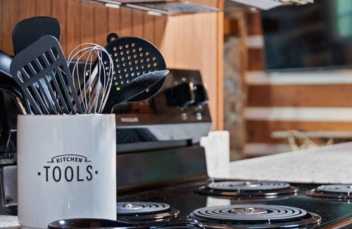 Mentone Cabin | Boulder Pointe- fire pit, hot tub, incredible views!