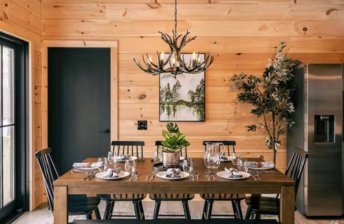 Sunderland Cabin | Boulder Run Cabin-Mountain Views/Sauna/Hot Tub/EV Charger