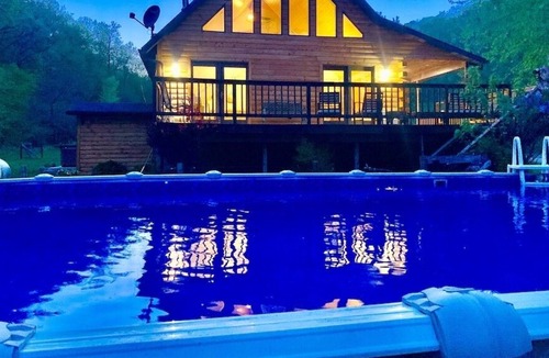 Lansing Cabin | Boulder Run w/ Hot Tub & Pool