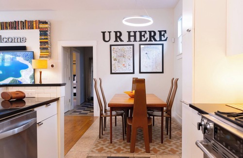 Bouldin House | Bouldin Creek Retreat | Putting Green + Walkable to SoCo