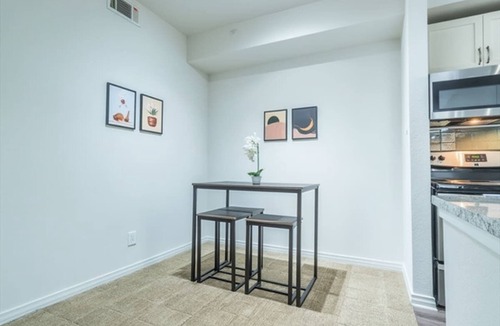 Irving Apartment | Boulevard Stays 1BR King Suite Pool, Gym & Parking 03
