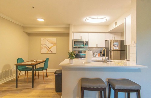 North Arlington Apartment | Boulevard Stays - Arlington