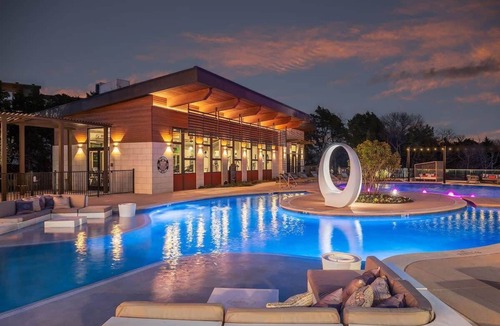 Richardson Apartment | Boulevard Stays Direct Trail Access! Parking, Pool, Gym 02