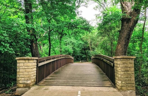 Richardson Apartment | Boulevard Stays Direct Trail Access! Parking, Pool, Gym 02