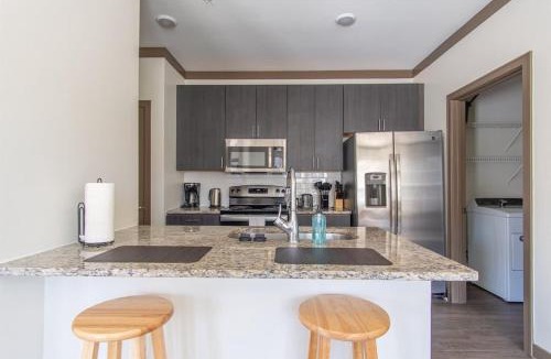 Middletown Apartment | Boulevard Stays Expansive 1BR Suite Pool Parking & Gym