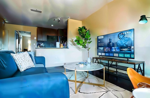 Riverside Apartment | Boulevard Stays - Ladybird Lake