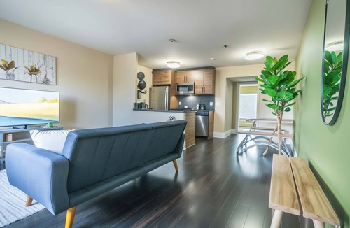 Riverside Apartment | Boulevard Stays - Ladybird Lake