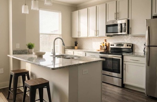 West End Apartment | Boulevard Stays Midtown 1BR Pool, Gym, Parking 05