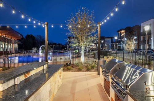 Richardson Apartment | Boulevard Stays Nature Escape 2BR Suite Gym, Pool, Parking
