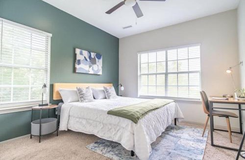 Willow Run Apartment | Boulevard Stays Peaceful 1BR King Suite Pool Parking Gym 02