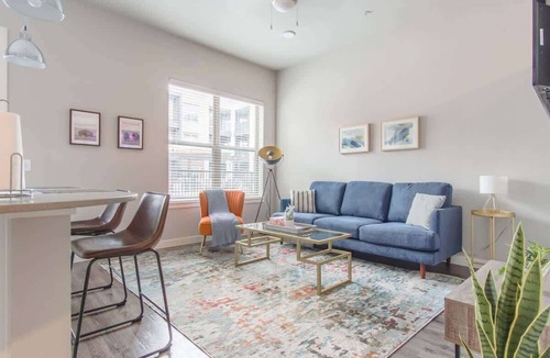 McKinney Apartment | Boulevard Stays Pool Gym Parking 1BR King Suite A