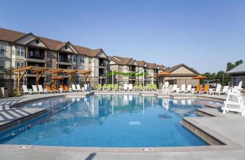 Middletown Apartment | Boulevard Stays Spacious 1BR Suite Pool Parking Gym D