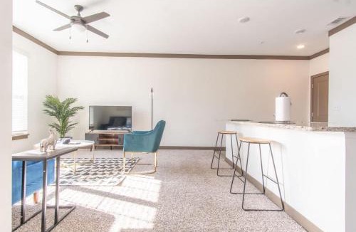 Middletown Apartment | Boulevard Stays Spacious 1BR Suite Pool Parking Gym D