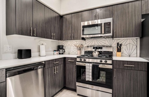 Glendale Sports and Entertainment District Apartment | Boulevard Stays - Westgate Stadium