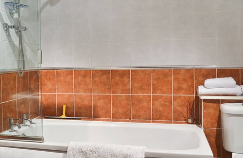 Woodbridge Cottage | Boundary Gallery Cottage