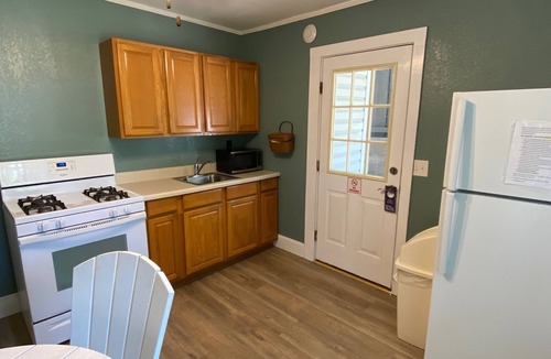 Hiawassee Hotel | Boundary Waters Resort & Marina