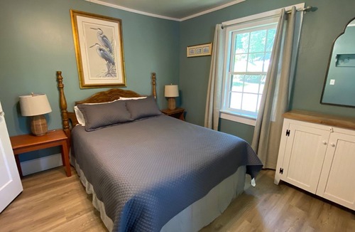 Hiawassee Hotel | Boundary Waters Resort & Marina