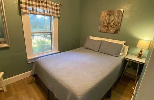 Hiawassee Hotel | Boundary Waters Resort & Marina