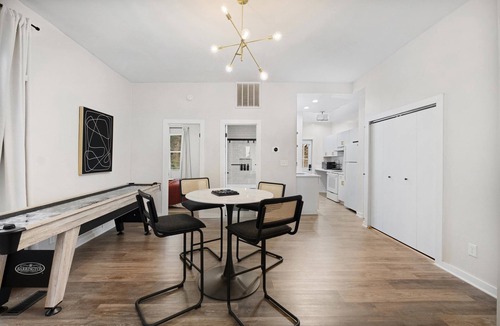 Clifton House | Bourbon trail spacious house that sleeps 8 with a fun yard & is newly renovated!