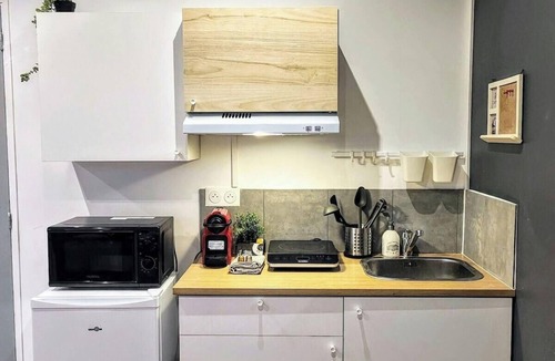 Roubaix Apartment | Bourg, spacieux studio equipe à 5 min du metro