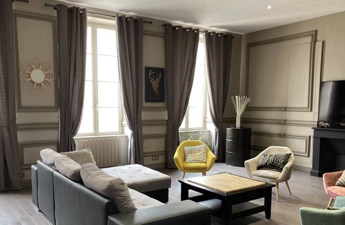 Fontenay-le-Comte Apartment | Bourgeois apartment
