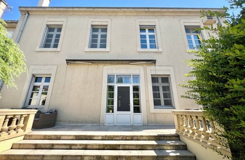 Salon-de-Provence Villa | Bourgeois House – 15 Guests | Pool | City Center | Garden | 6 Bedrooms | A/C